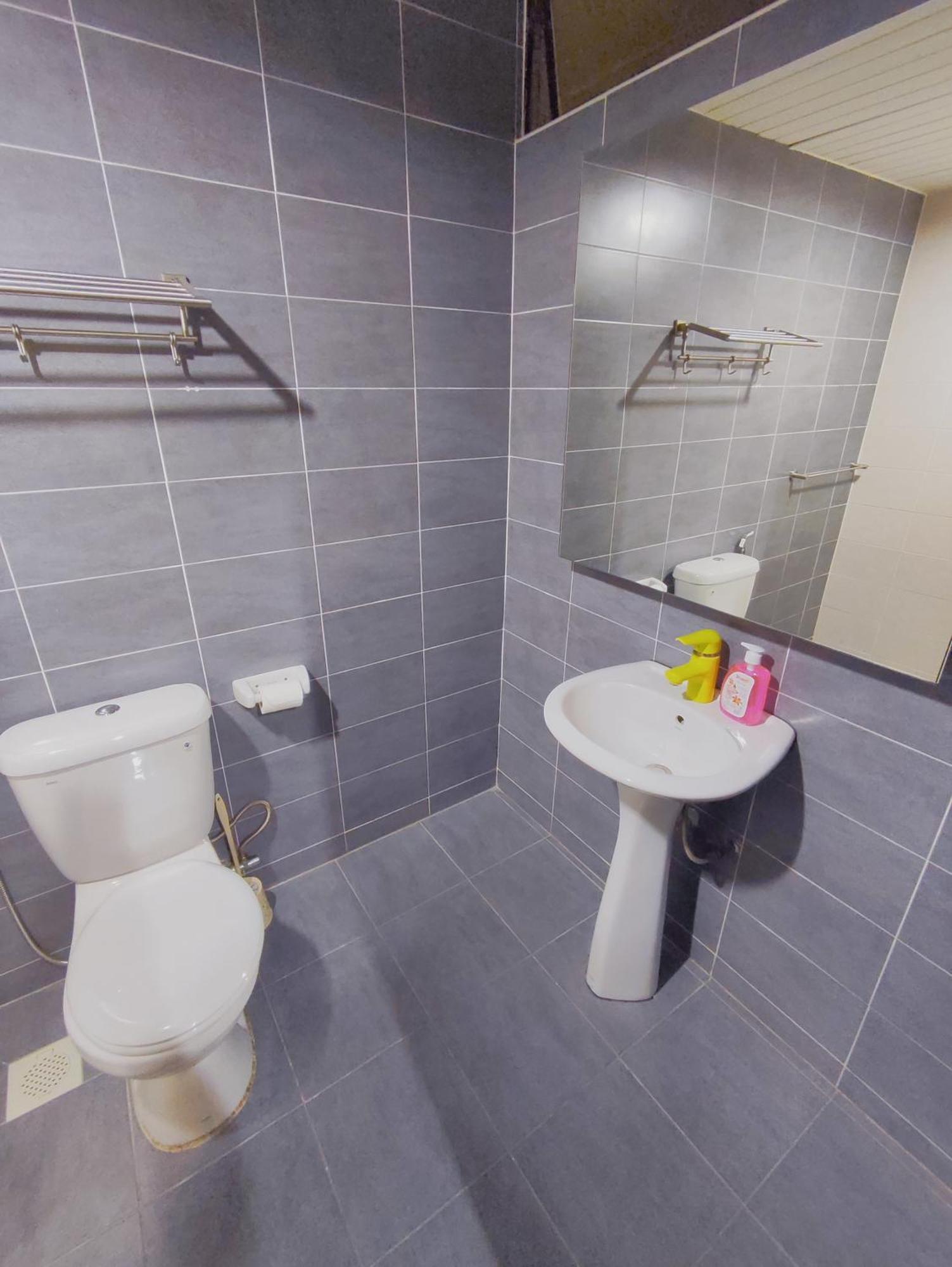 Pangsapuri Aj-home Fahrenheit 88 Pavillion Bukit Bintang 8pax